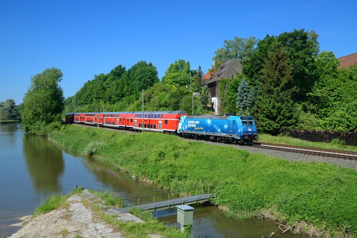 146 246 mit einem RE am 04.06.2015 bei Volkmannsdorf.