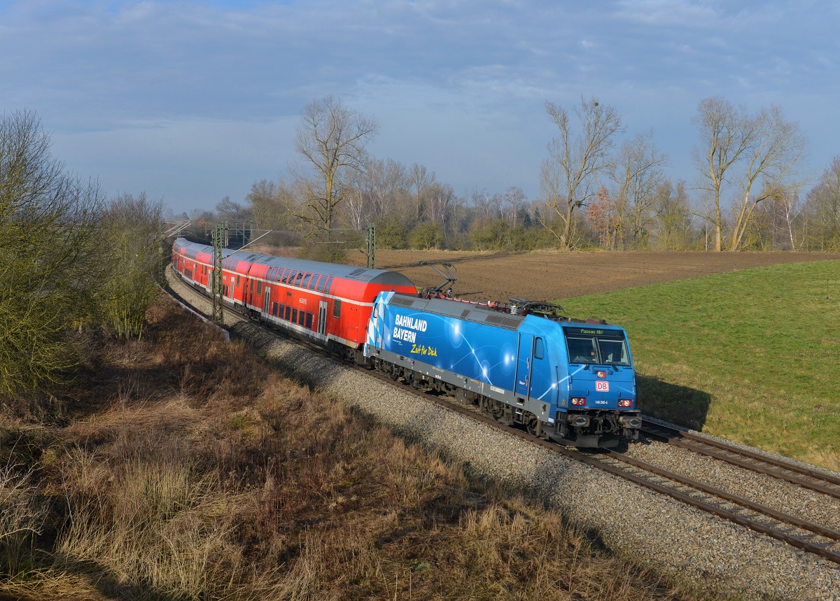 146 246 mit RE 4064 am 16.01.2015 bei Langenisarhofen.