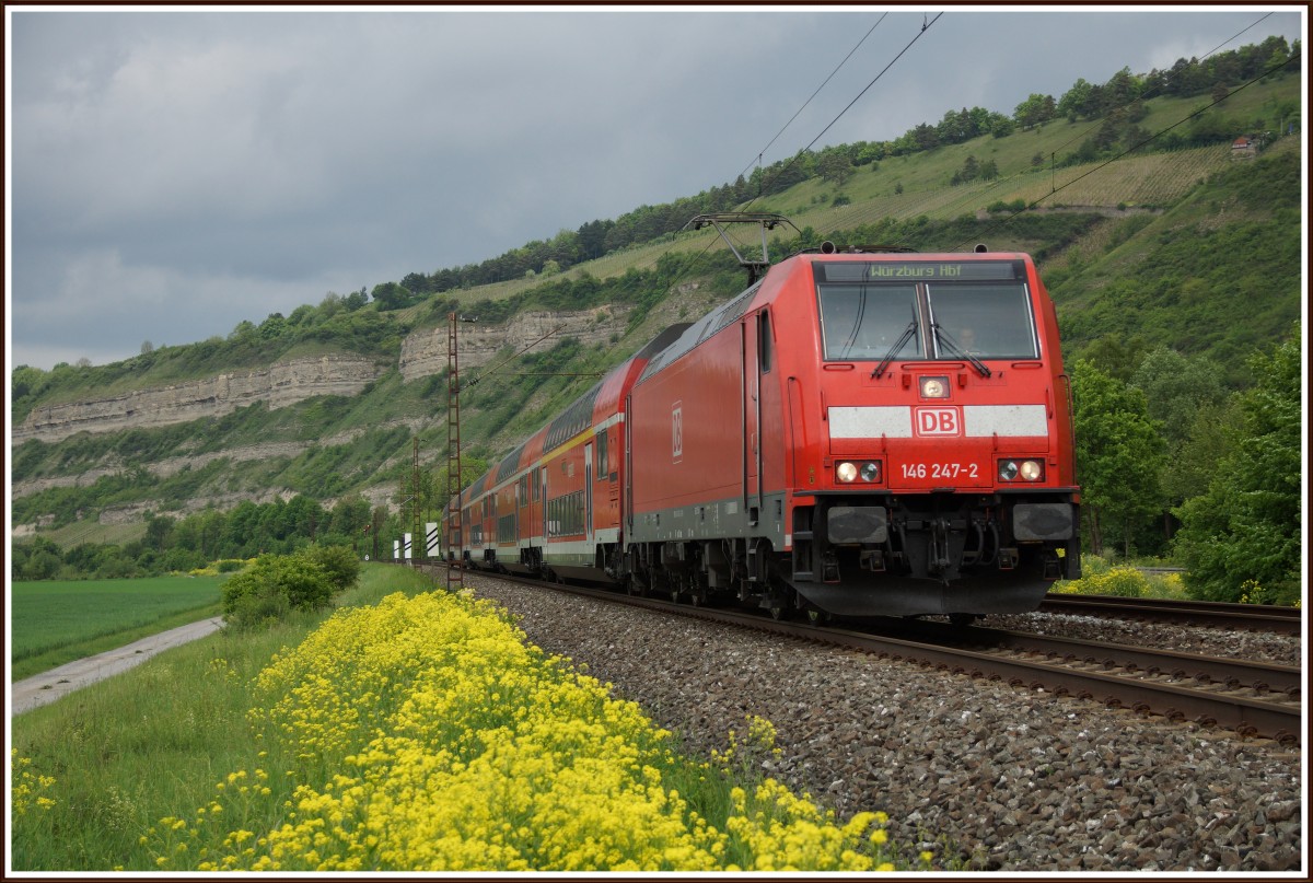 146 247-2 ist mit dem RE von Frankfurt/M. nach Würzburg unterwegs am 08.05.14.
