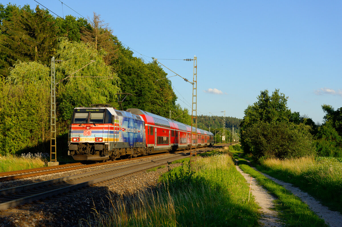 146 247 DB Regio  Vernetzt in die Zukunft  mit dem RE 4864 (München Hbf - Nürnberg Hbf) bei Postbauer-Heng, 09.07.2020