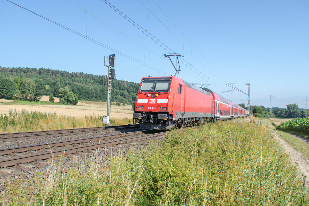 146 261-3 als RB in Richtung Fulda unterwegs,gesehen am 21.07.2021 bei Kerzell.