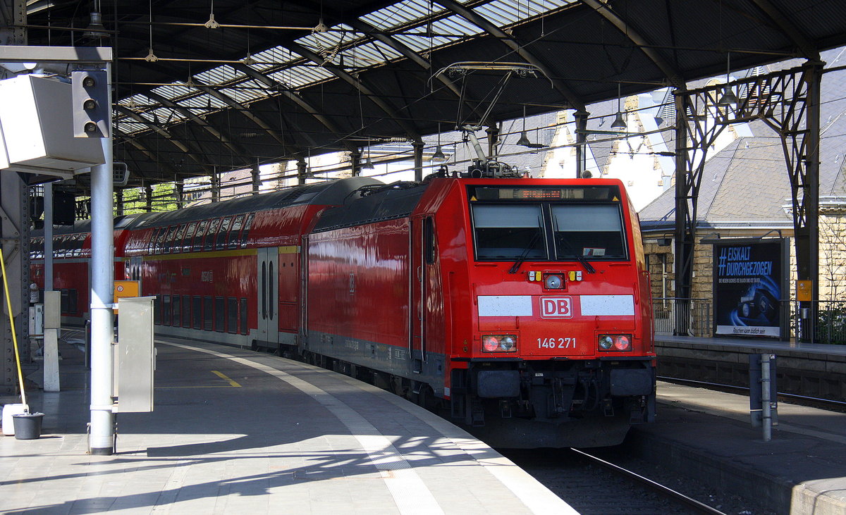 146 271 DB steht mit dem RE1 aus Hamm(Westfalen) nach Aachen-Hbf.  
Aufgenommen vom Bahnsteig 2 vom Aachen-Hbf.
Bei schönem Frühlingswetter am Vormittag vom 30.4.2017.