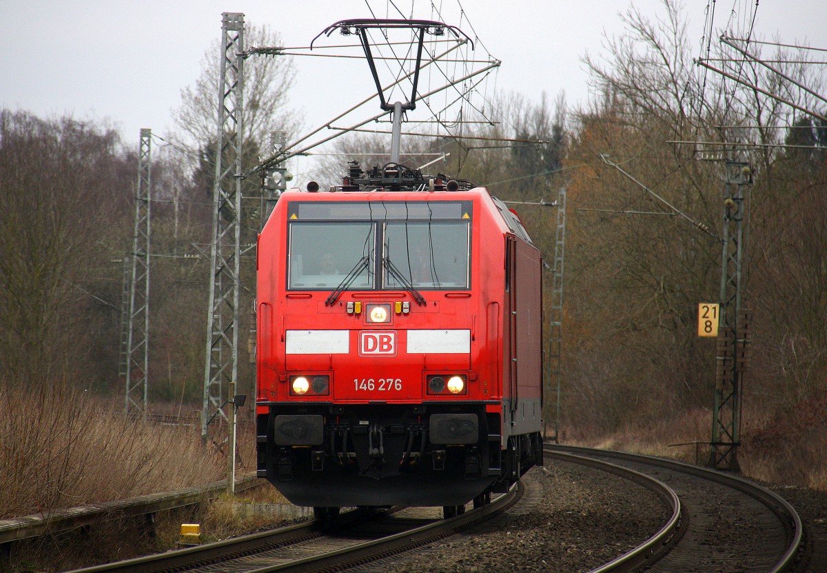 146 276 DB kommt als Lokzug aus Dortmund-Hbf nach Aachen-Hbf und kommt aus Richtung Rheydt,Wickrath,Beckrath,Herrath,Erkelenz,Baal,Hückelhoven-Baal,Brachelen,Lindern,Süggerrath,Geilenkirchen,Frelenberg,Zweibrüggen,Übach-Palenberg und fährt in Richtung Finkenrath,Hofstadt,Herzogenrath,Kohlscheid,Richterich,Laurensberg,Aachen-West,Aachen-Schanz,Aachen-Hbf. 
Aufgenommen am Bahnübergang in Rimburg im Wurmtal. 
Bei Wolken am Kalten 19.3.2016. 