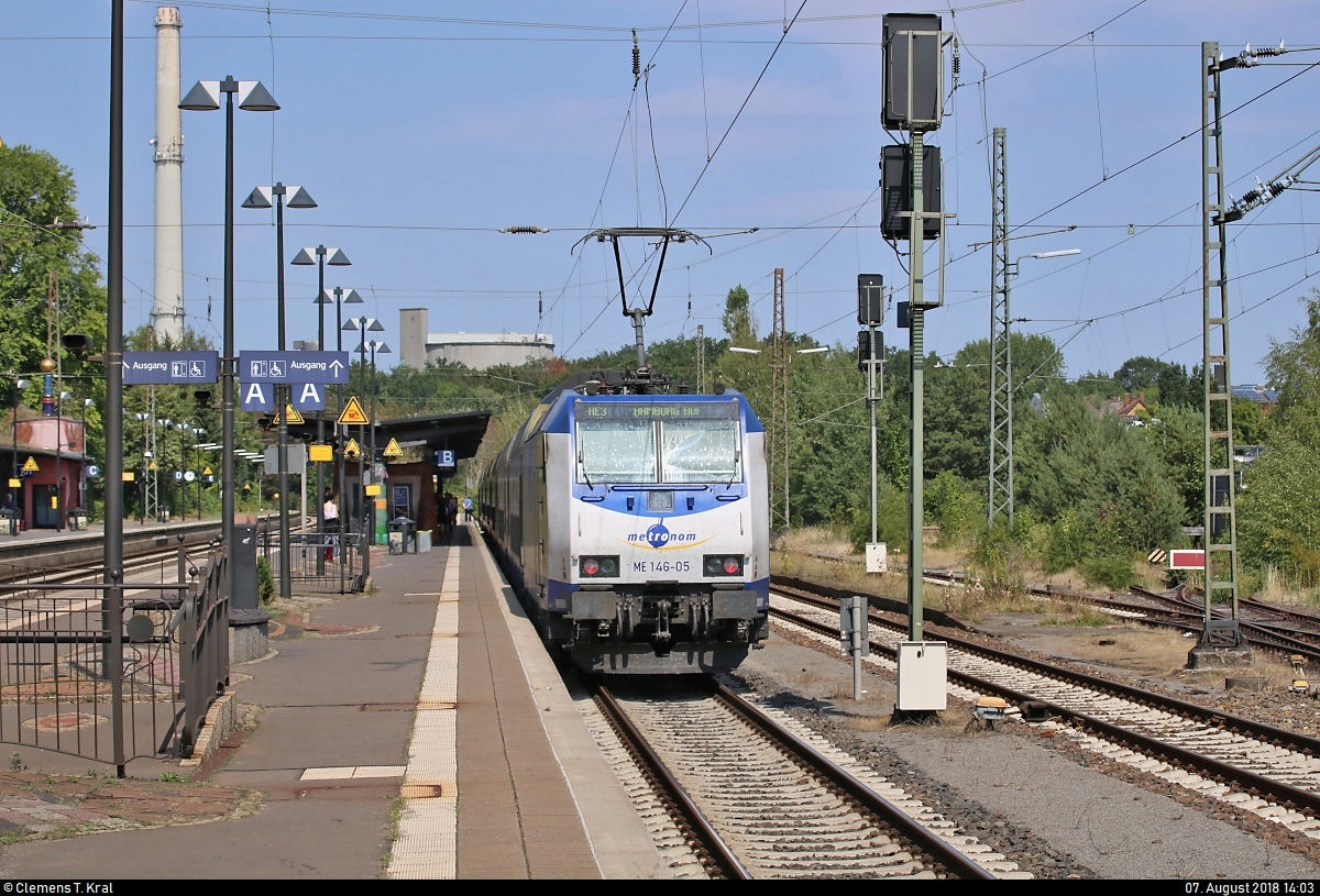 146 505-3  Rotenburg (Wümme)  der Metronom Eisenbahngesellschaft mbH als RE 82124 (RE3) nach Hamburg Hbf steht in seinem Startbahnhof Uelzen auf Gleis 103.
[7.8.2018 | 14:03 Uhr]