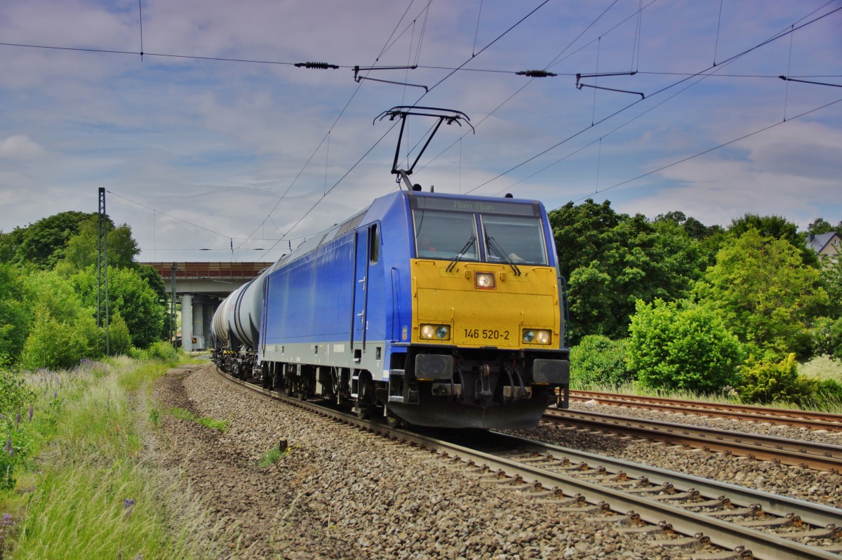 146 520-2 mit dem Gruß  Moin-Moin  und mit einen Kesselzug am Haken ist zu sehen bei Fulda am 10.06.15.
