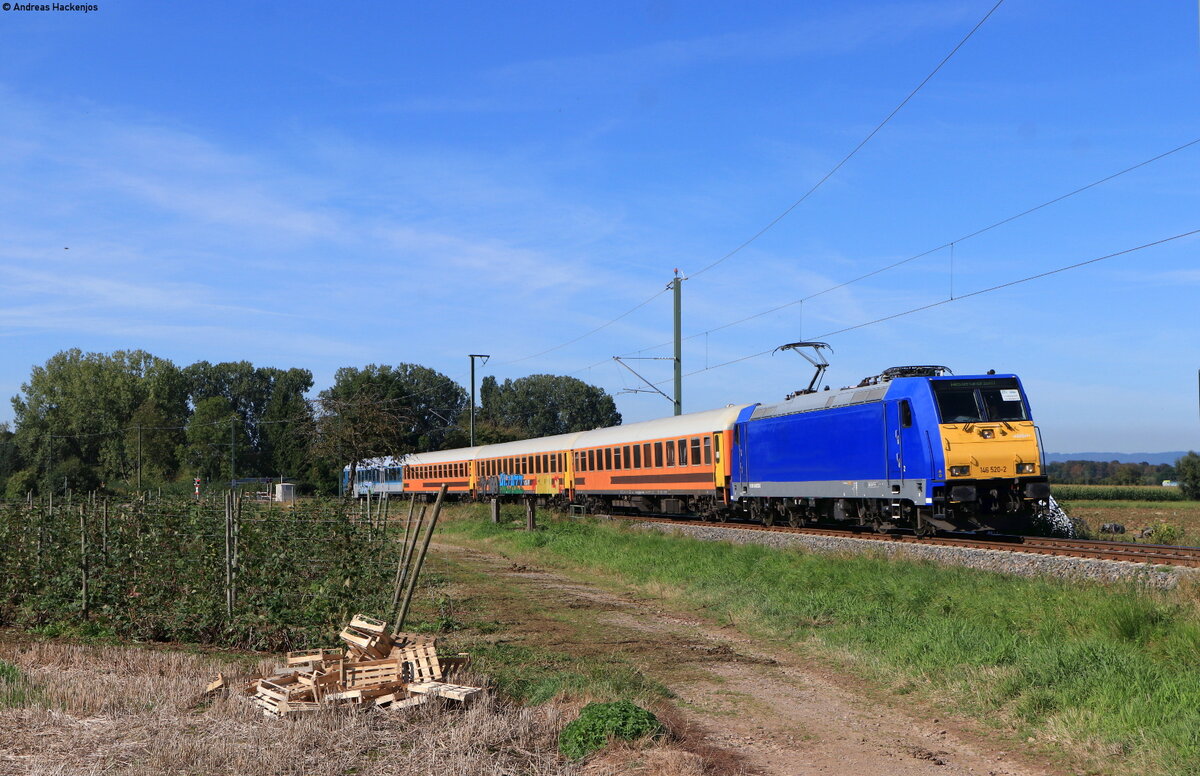 146 520-2 mit der S 88368 (Freiburg(Brsg)Hbf-Waldkrich) bei Buchholz 23.9.21
PS: Grafiti an der Lokseite entfernt