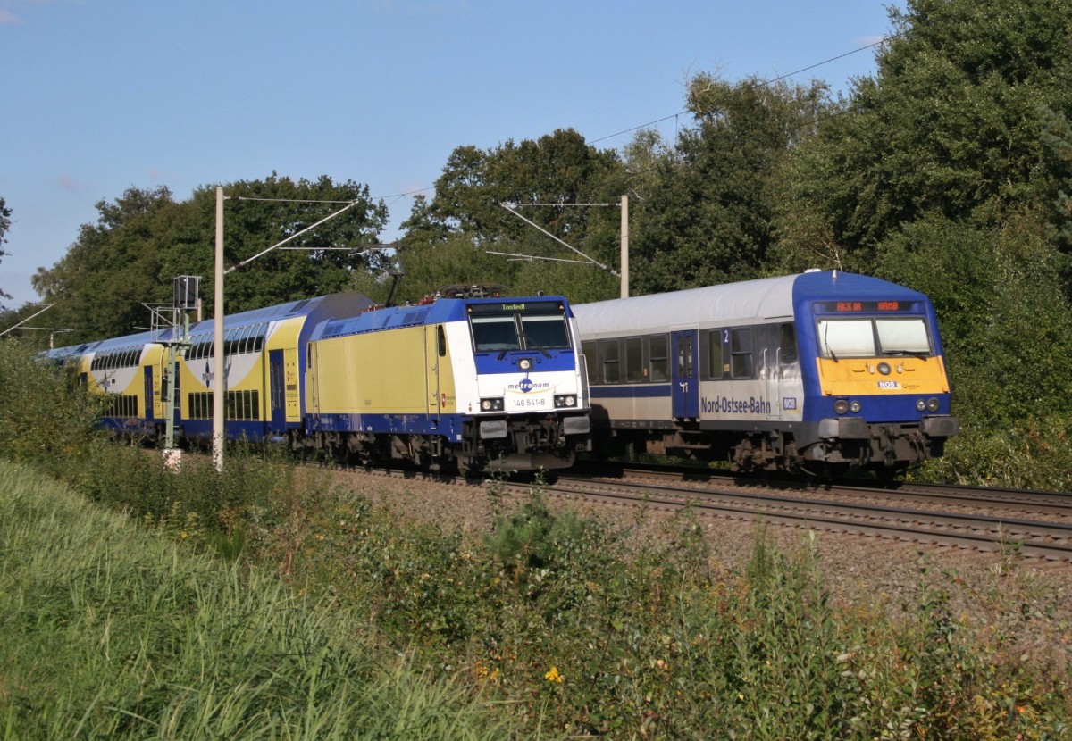 146 541 mit MEr 81958 (Hamburg Hbf–Tostedt) und HKX 1813 (Ersatzzug fr HKX 1803, Kln Hbf–Hamburg-Altona) am 30.09.2013 in Klecken 