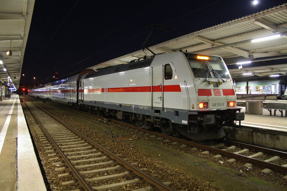 146 553-3 brachte am Abend des 11.3.2017 den IC2431  Borkum  von Emden Außenhafen nach Berlin Lichtenberg.