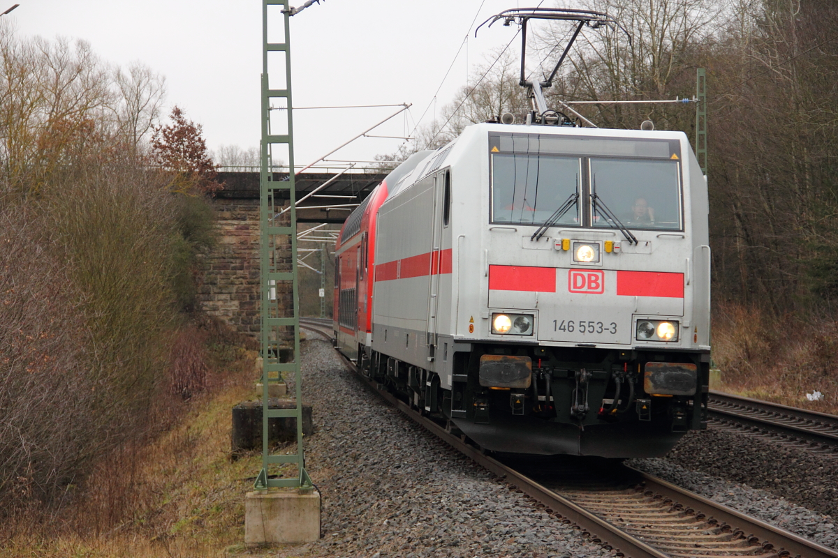 146 553-3 DB in Michelau/ Oberfranken am 11.02.2015. (Bahnsteigbild)