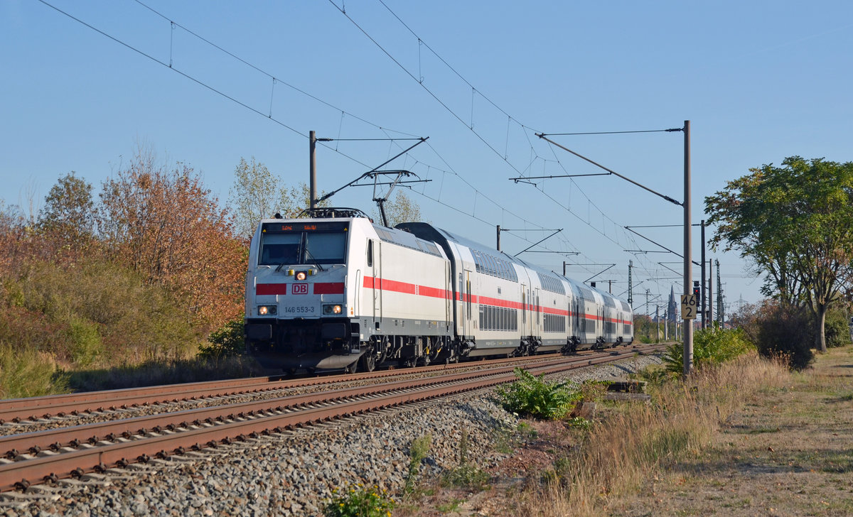 146 553 führte am 05.10.18 einen IC, welcher wegen Bauarbeiten über Dessau umgeleitet wurde, durch Greppin Richtung Dessau.