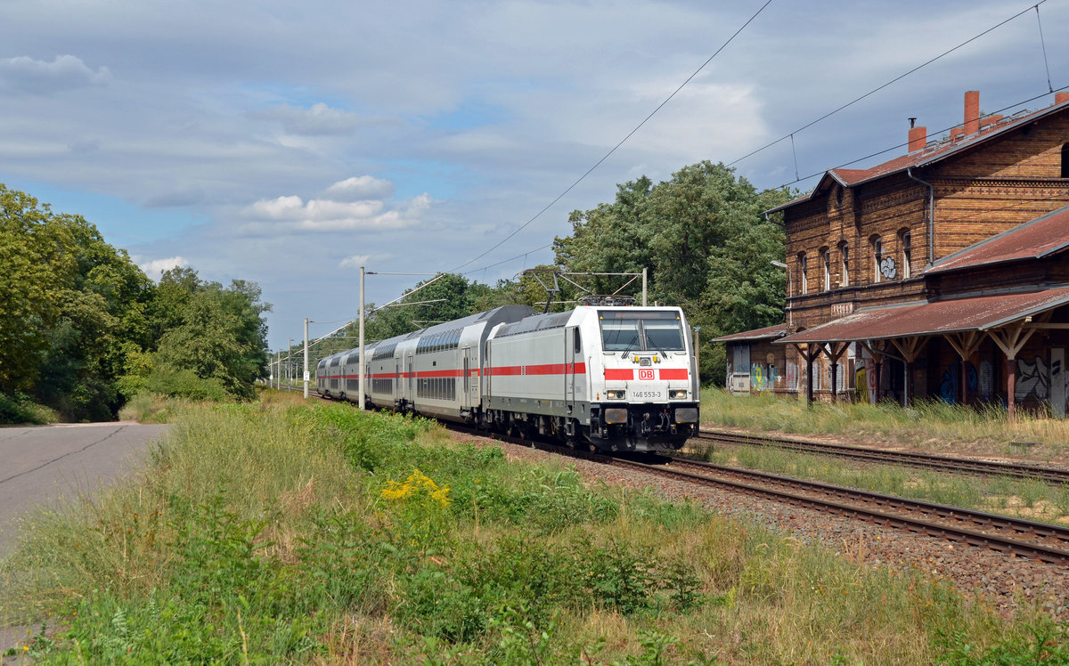 146 553 führte am 17.08.19 den IC 2037 nach Leipzig durch Raguhn Richtung Bitterfeld.