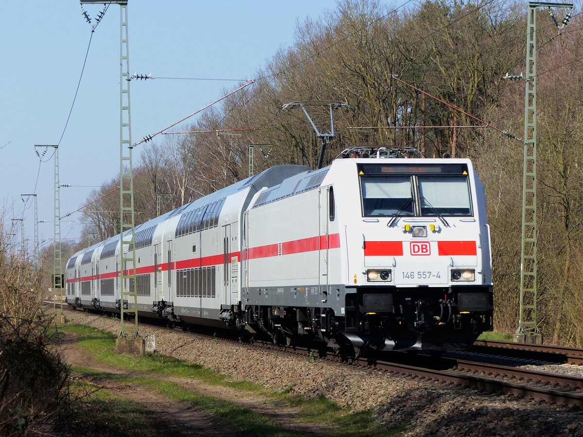 146 557 mit IC 2201 nach Köln in Rheine=Bentlage, 26.03.20