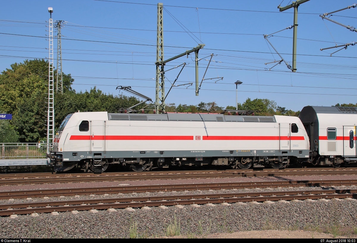 146 561-6 DB als IC 2445 (Linie 55) von Köln Hbf nach Dresden Hbf steht in Magdeburg Hbf auf Gleis 13 (Interimsbahnsteig).
[7.8.2018 | 10:03 Uhr]