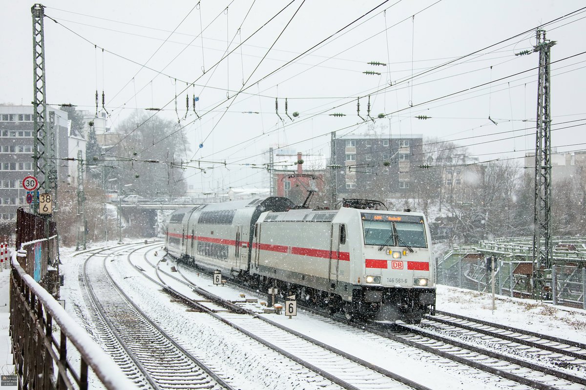 146 561-6 DB mit IC2 nach Dresden, in Wuppertal, Januar 2021.