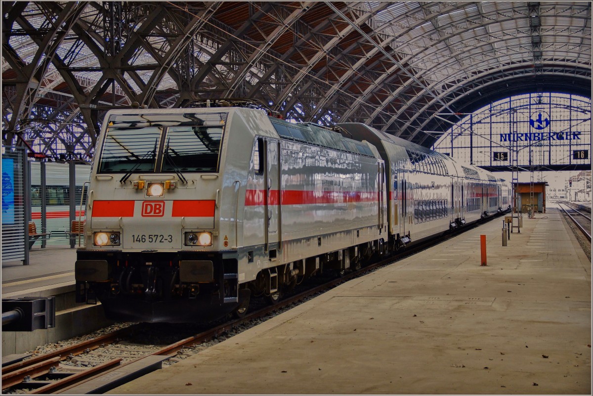 146 572-3 wartet am 11.02.16 im Leipziger Hbf auf ihren nächsten Einsatz als IC 2034 in Richtung Norddeich Mole.