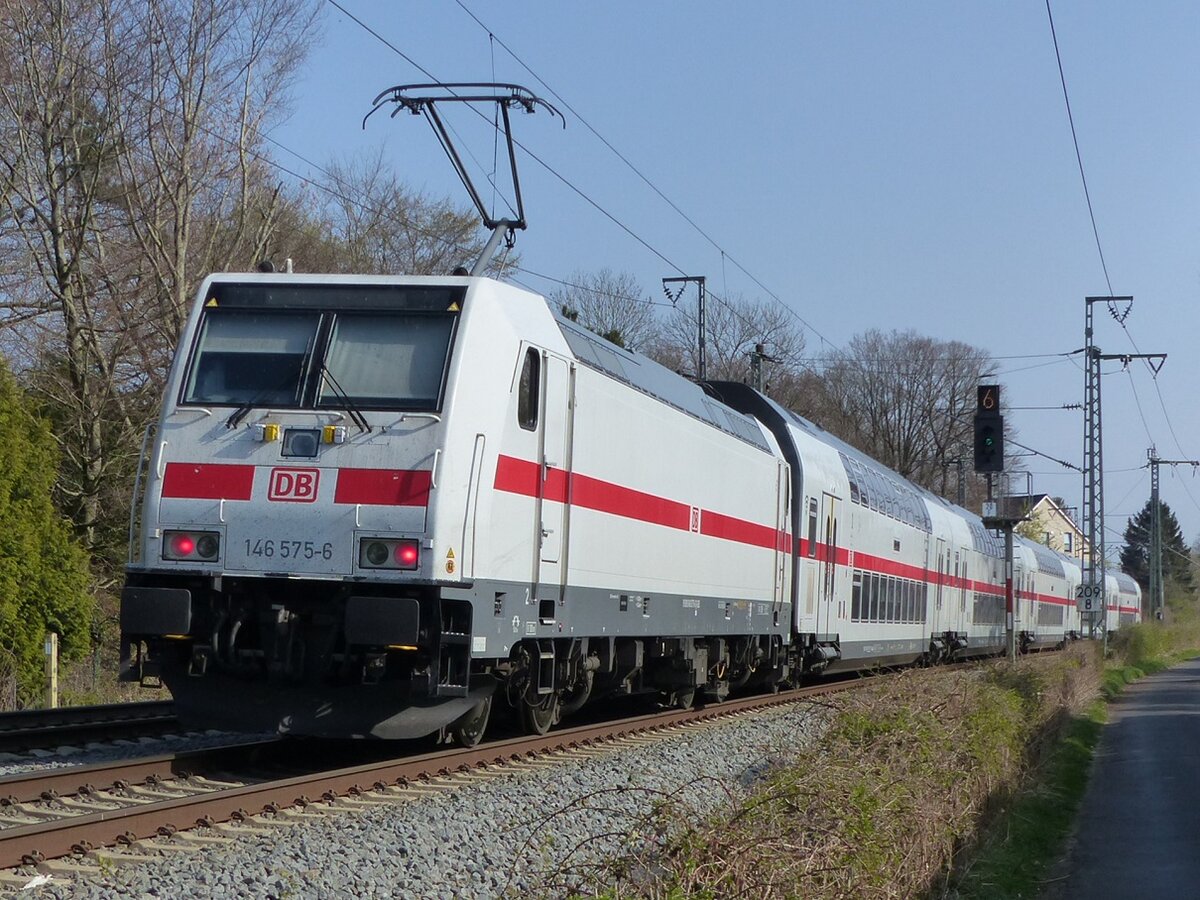 146 575 am IC 2205 nach Koblenz in Rheine, 29.03.2022