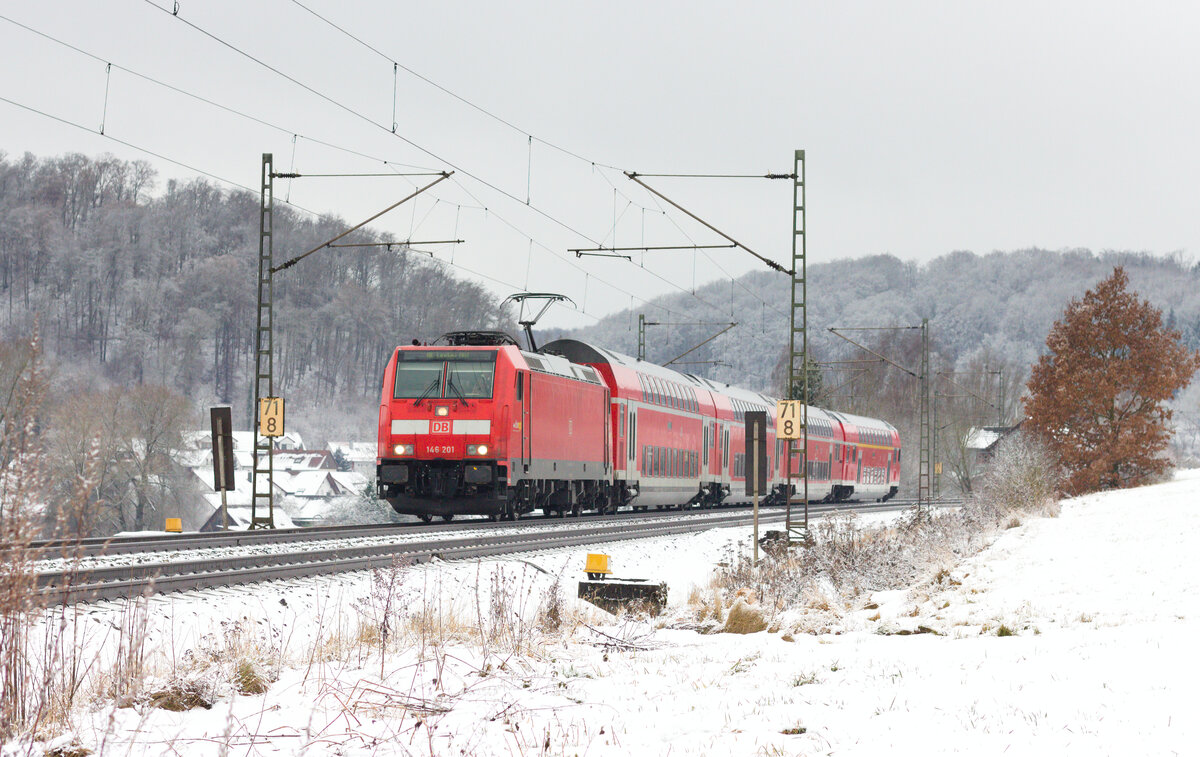1466 201 mit RE5 Stuttgart-Lindau Insel bei Urspring. 