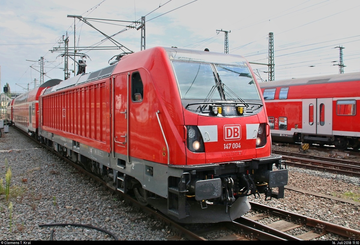 147 004 von DB Regio Baden-Württemberg als verspäteter IRE19037 von Karlsruhe Hbf erreicht seinen Endbahnhof Stuttgart Hbf abweichend auf Gleis 6.
[16.7.2018 | 11:10 Uhr]