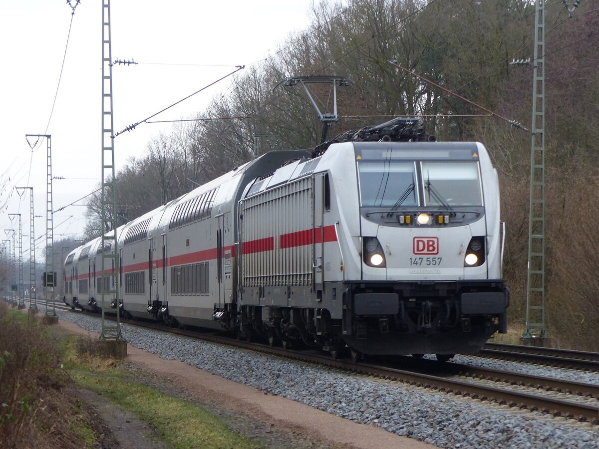 147 557 (Märklin-Modell) mit IC 2321 nach Frankfurt in Rheine=Bentlage, 27.12.2021