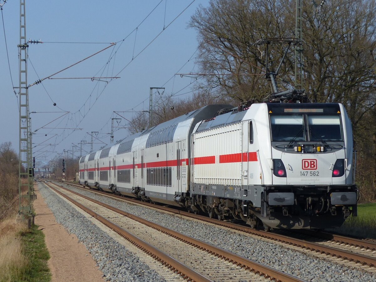 147 562 mit IC 2322 Frankfurt (M) - Norddeich=Mole bei Salzbergen, 05.03.2022