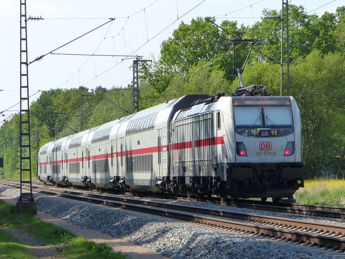 147 578 mit IC nach Norddeich=Mole in Rheine=Bentlage, 11.05.2022