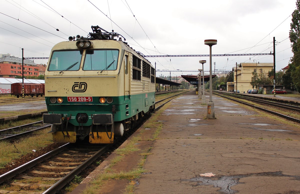 150 209-5 war am 14.09.18 in Praha-Vršovice wahrscheinlich zum letztenmal in der alten Farbgebung zu sehen. 