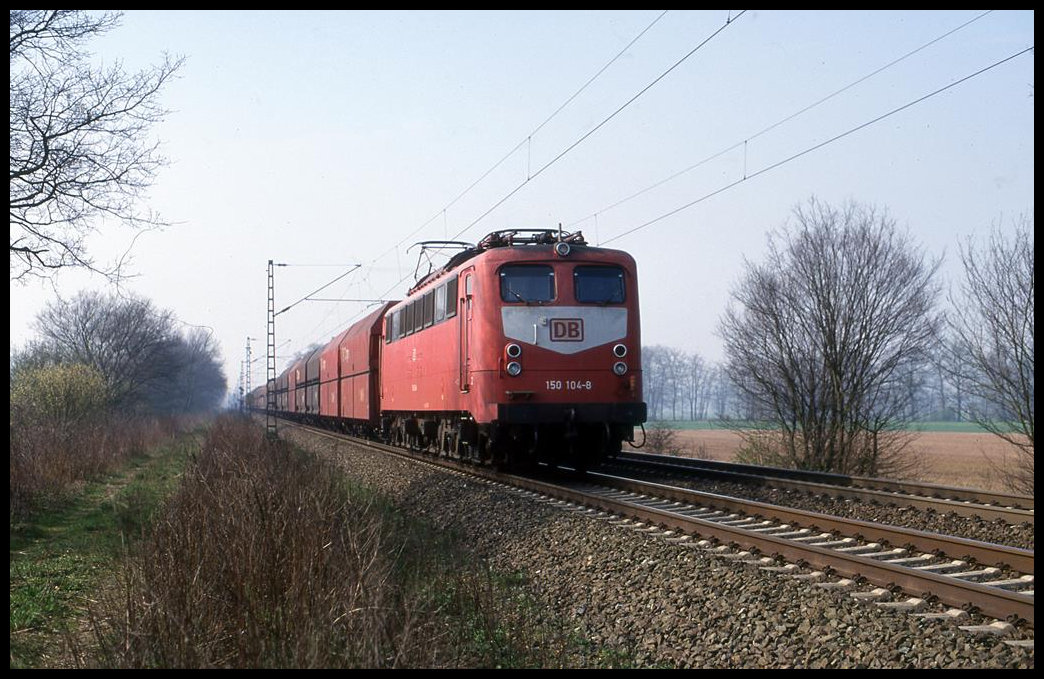 150104-8 erreicht hier am 5.4.1999 um 11.00 Uhr mit ihrem Fads Ganzzug aus Richtung Münster kommend die Landesgrenze Niedersachsen in Hasbergen.
