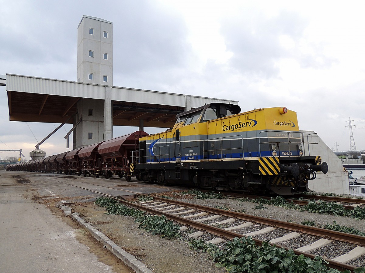 1504 003-3 von CargoServ befindet sich mit 22 Tds im Ennshafen; 131126