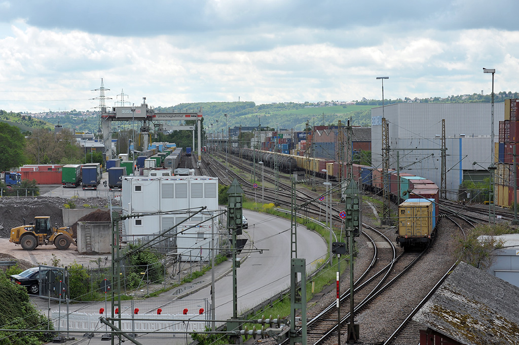 15.05.2017 Blick auf den Containerbahnhof Stuttgart - Untertürkheim, an der Hafenbahnstraße