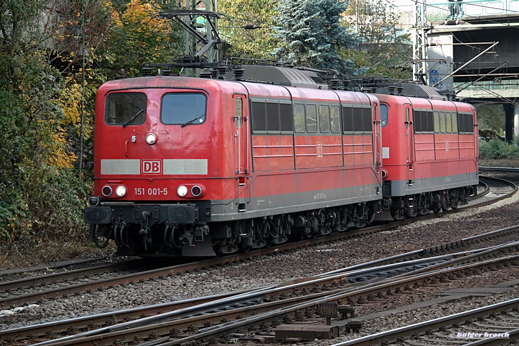 151 001-5 und 151 103-9 fuhren lz am 26.10.13 durch hh-harburg