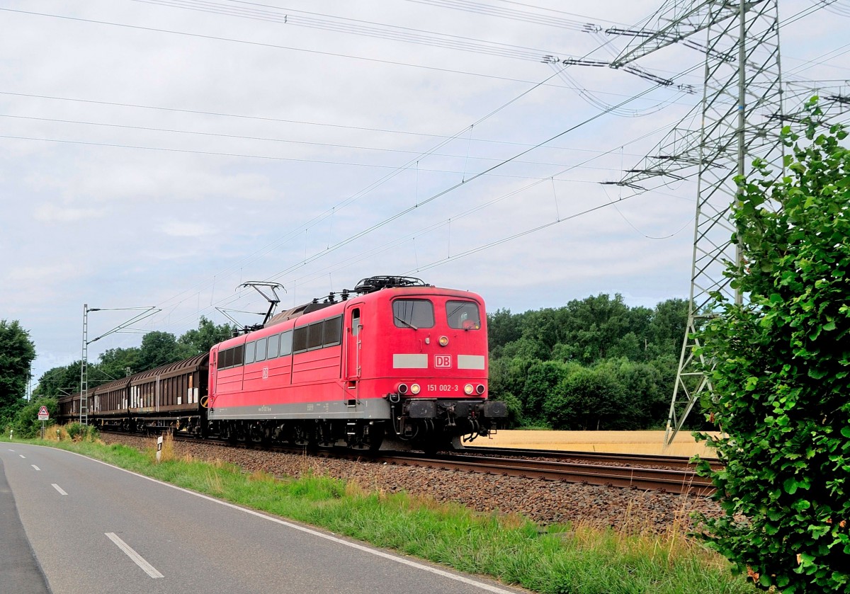 151 002 , mit einem Ganzzug Schiebewandwagen bei Süggerath am 22.7.2015 auf KBS 485, Km 29,0 aus Richtung Aachen