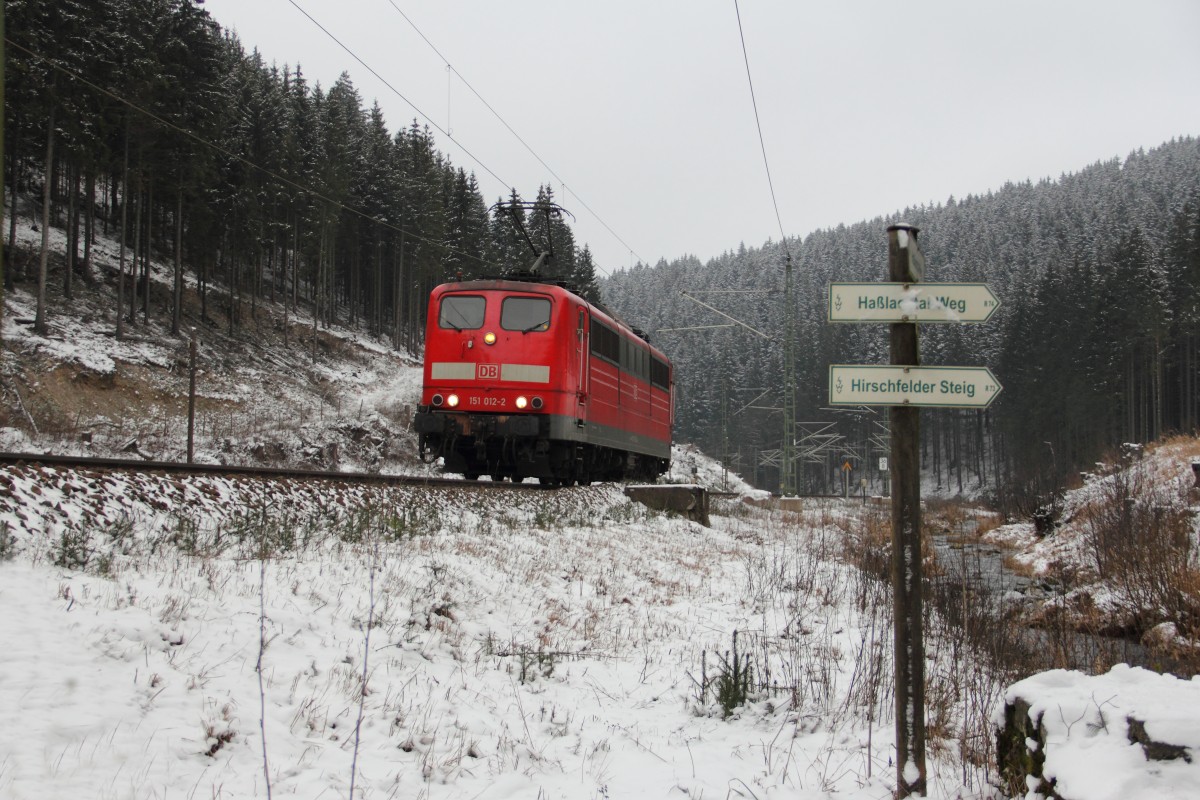 151 012-2 DB Schenker Rail bei Steinbach am Wald auf der Frankenwaldrampe am 24.01.2015.