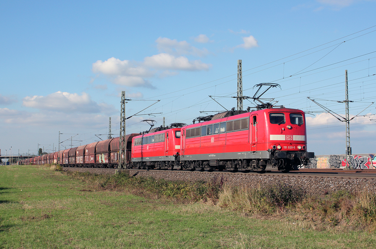 151 020-5 & 151 061-9 bei Porz(Rhein) am 07.10.2013 