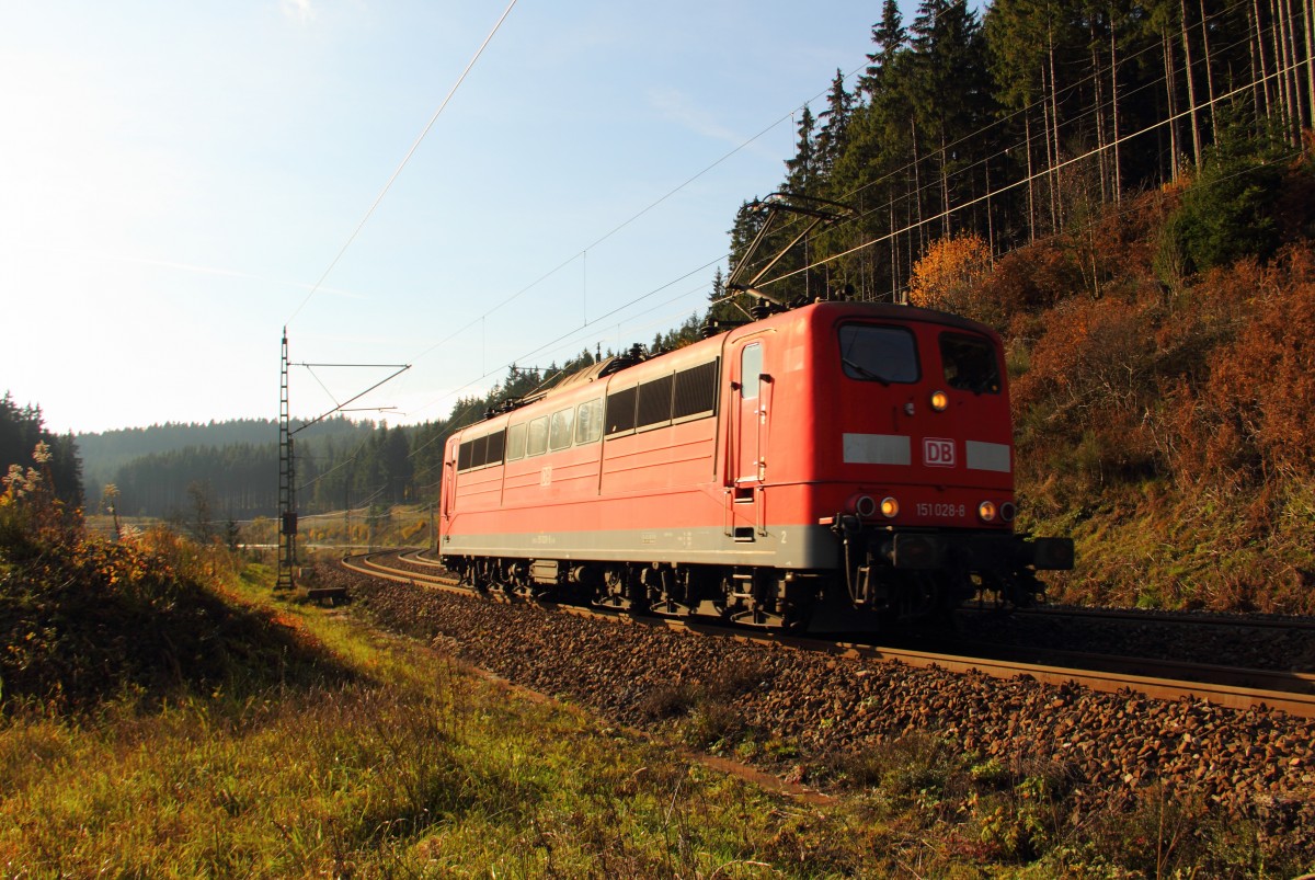 151 028-8 kehrt nach einem Schubdienst ber die Frankenwaldrampe zurck nach Probstzella am 03.11.2014.