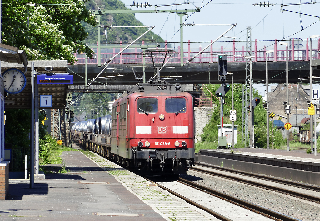 151 029-6 Doppeltraktion mit Stahlrollen durch den Bf Brohl - 27.05.2017