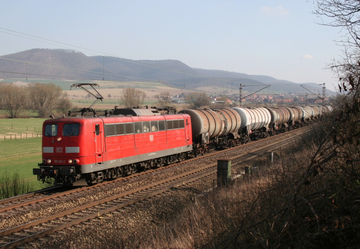 151 031 mit GC 44886 (Schwaz–Hamburg Hohe Schaar) am 23.03.2012 zwischen Godenau und Banteln