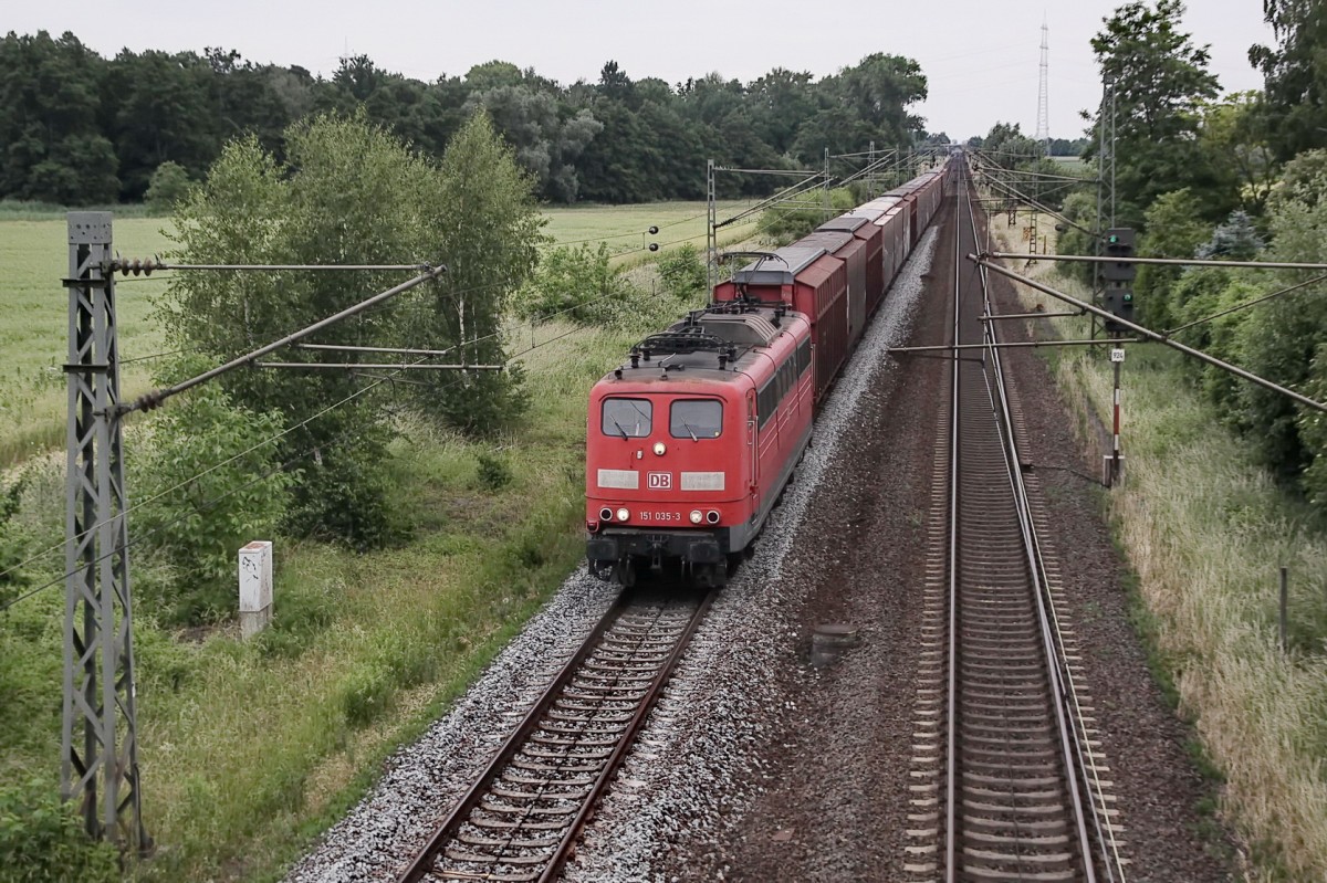 151 035-3 DB mit einem Ganzzug - Streckenabschnitt Gernsheim / Groß Gerau - 10.06.2015