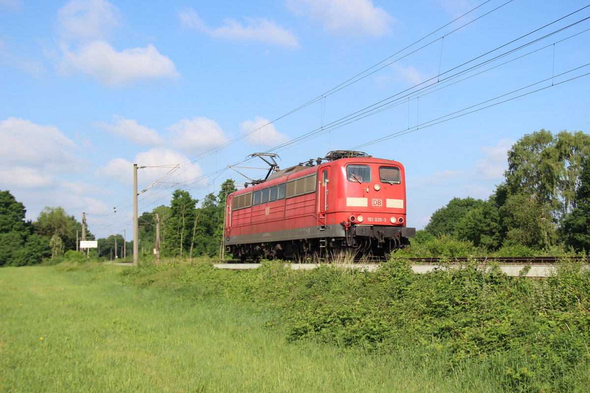 151 035 aus Rheine kommend auf dem Weg in Richtung Osnabrück am 31.5.17
