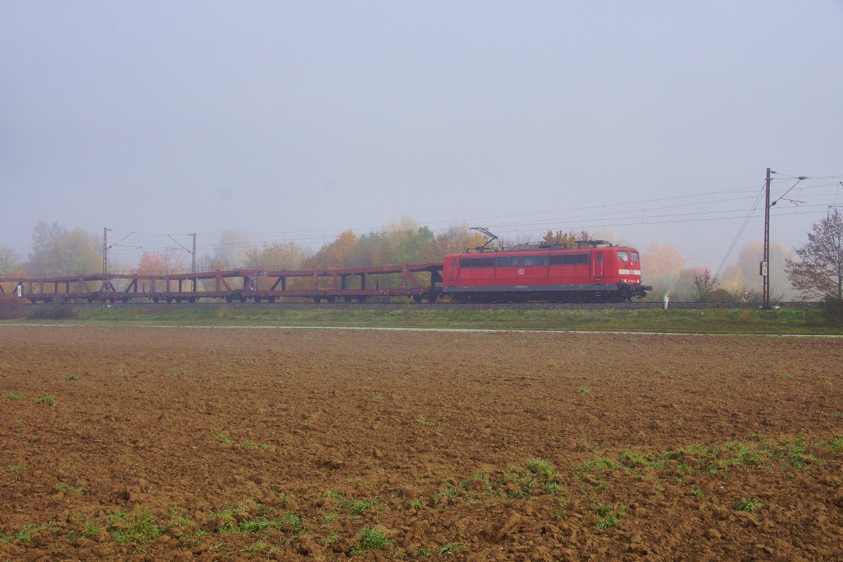 151 040-3 mit einen leeren Autozug bei Thüngersheim am 27.10.15