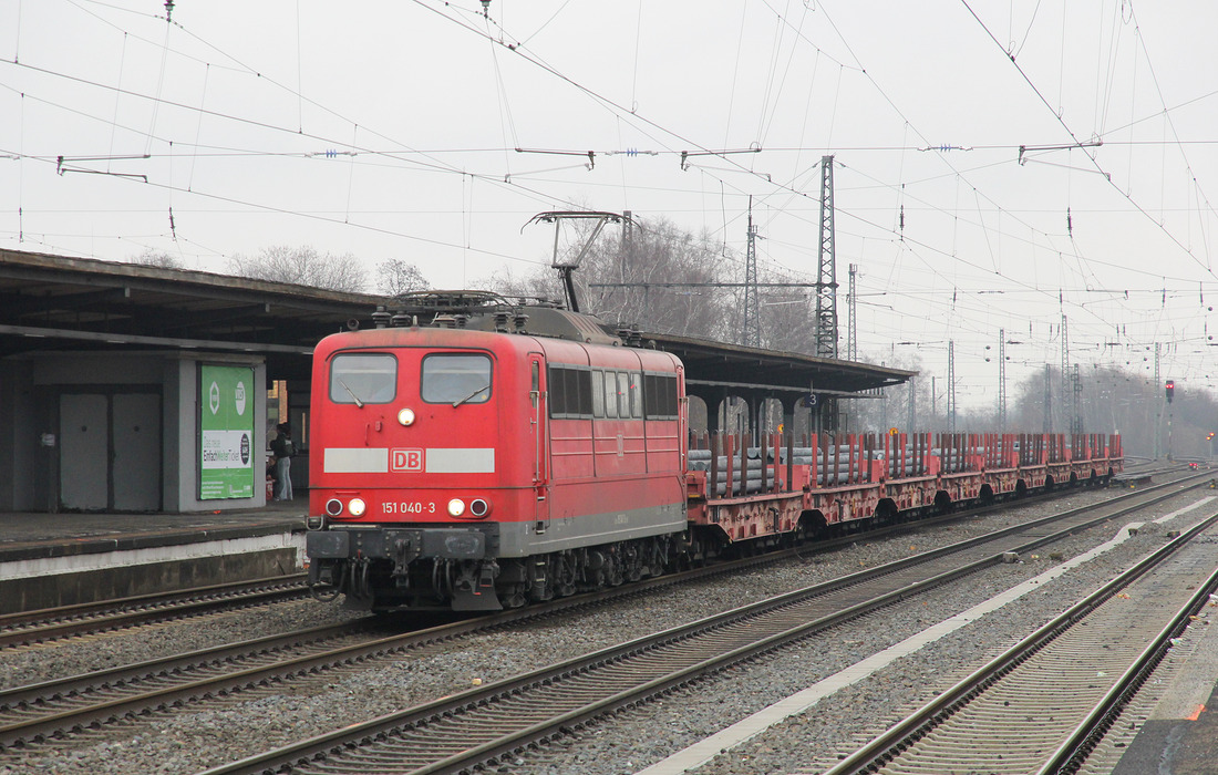 151 040 am 17. Februar 2017 im Bahnhof Herne.