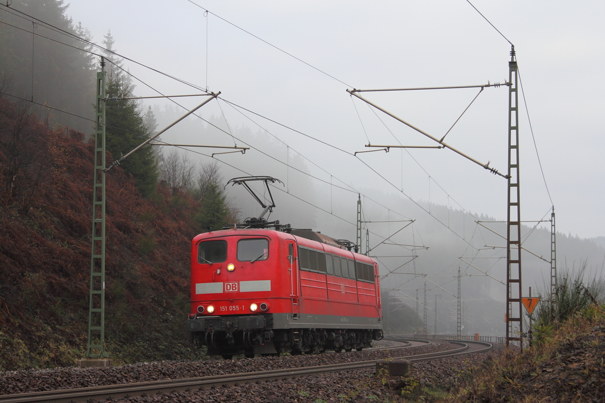 151 055-1 DBSR bei Steinbach im Frankenwald am 03.12.2015.