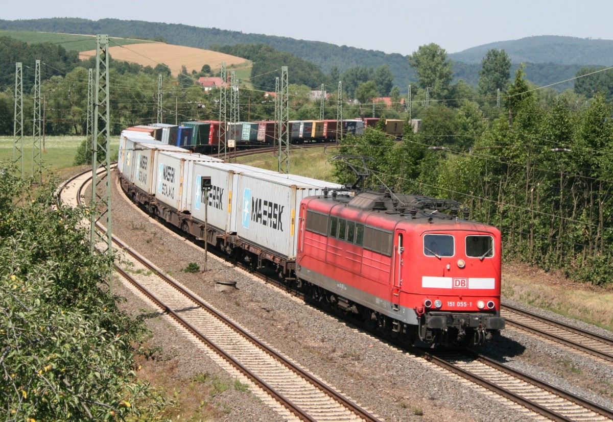 151 055 mit IKE 50091 (Maschen–Wrth) am 20.07.2010 in Haunetal-Neukirchen