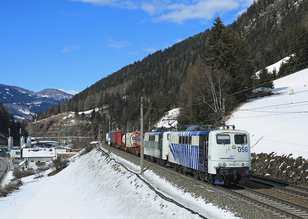 151 056 & 151 074 pass Wolf am Brenner whilst hauling a Cologne - Verona Quad Europa intermodal train, 10 March 2016