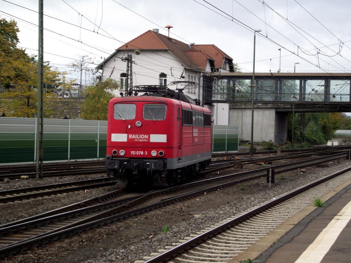 151 078-3 rangiert am 17.10.13 in Mainz-Bischofsheim 