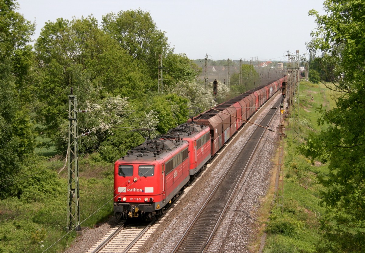 151 119 mit GM 60379 (Hamburg-Waltershof–Beddingen) am 18.05.2012 zwischen Uelzen und Klein S�stedt