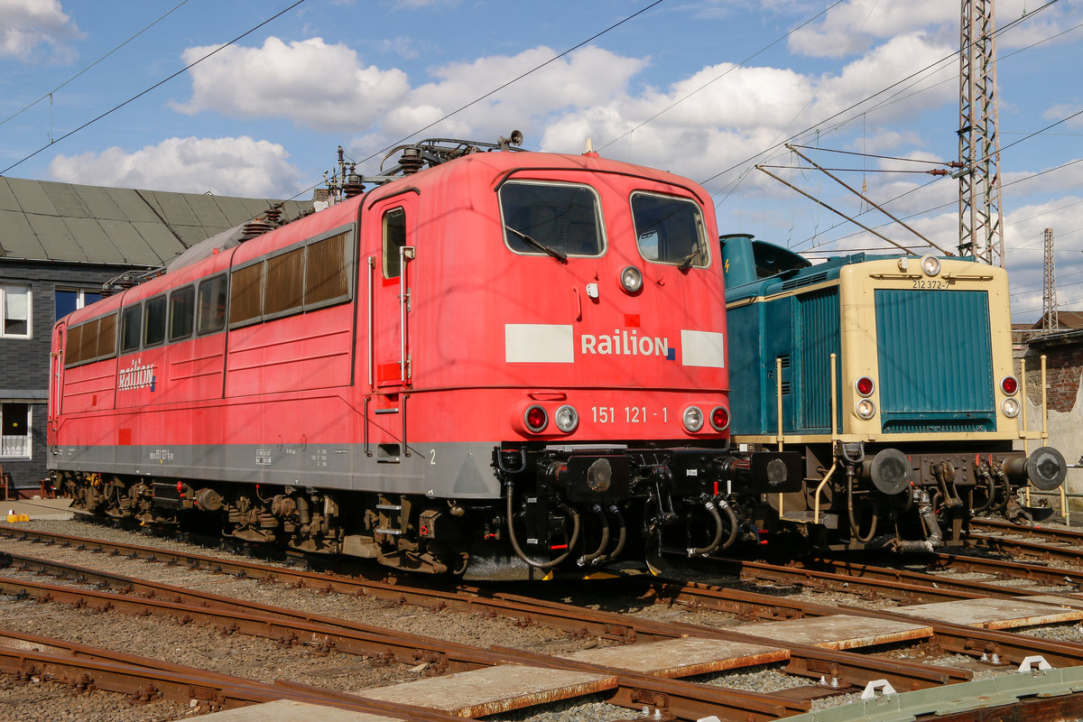 151 121-1 Railion & DB 212 372-7 beim Lokschuppenfest im Bw Siegen, August 2018.