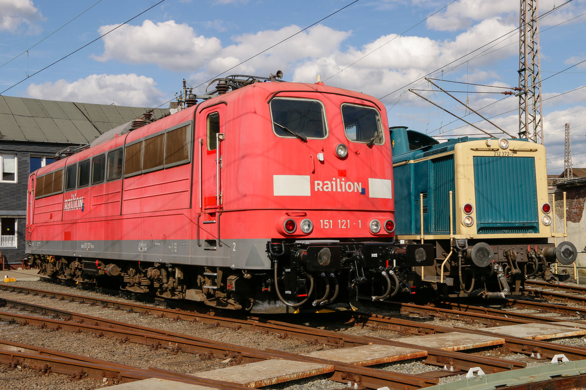 151 121-1 Railion und 212 372-7 beim Lokschuppenfest im Bw Siegen, am 26.08.2018.