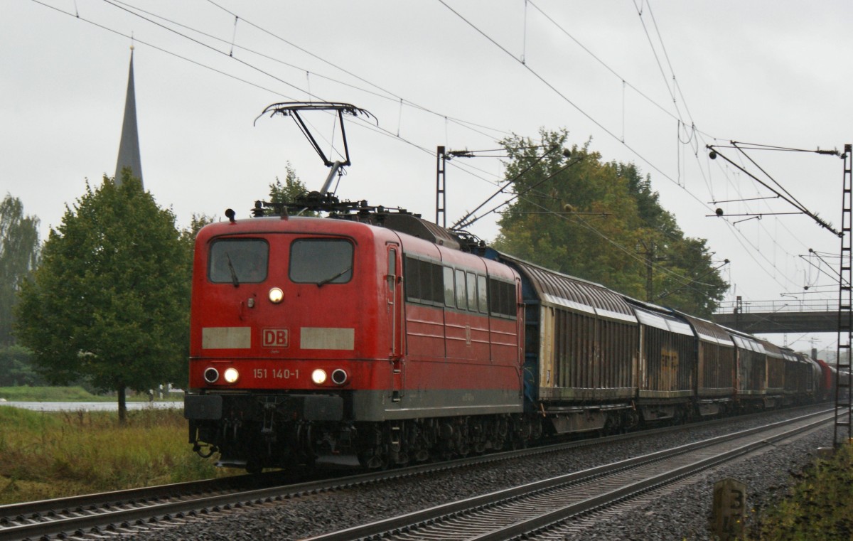 151 140-1 mit einen gemischten Gterzug am 18.09.13.