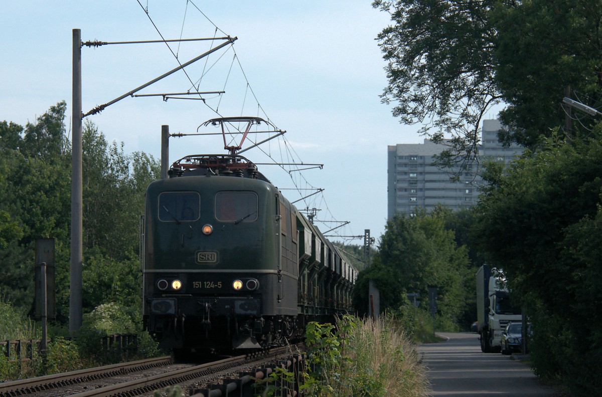 151 142 am 12.07.15 an der Münchner Berberitzenstraße