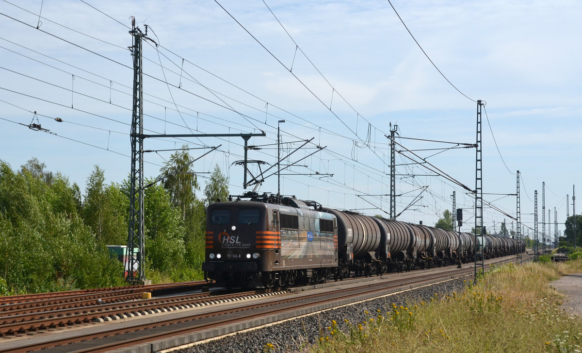 151 145 der HSL führte am 20.07.19 einen Kesselwagenzug durch Landsberg Richtung Halle(S).